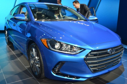 Hyundai Elantra 2016: Trang bị tốt hơn, giá rẻ hơn